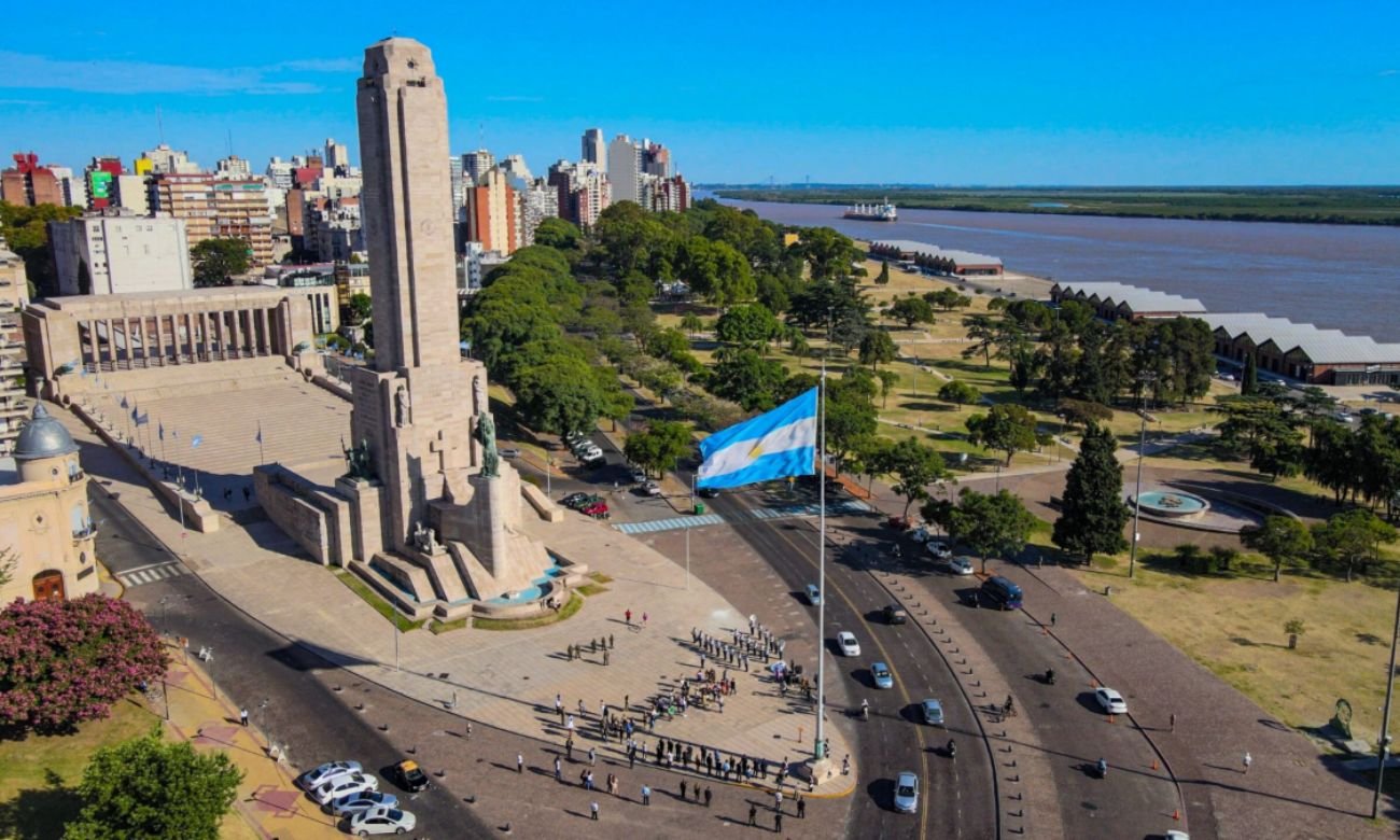 Rosario combina atractivos históricos, espacios culturales y propuestas recreativas que convocan a visitantes durante todo el año.