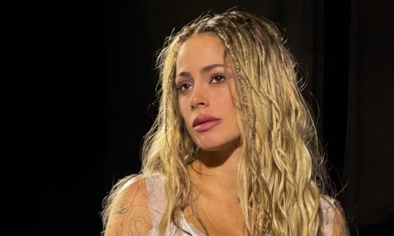 Tini Stoessel durante una presentación en vivo.