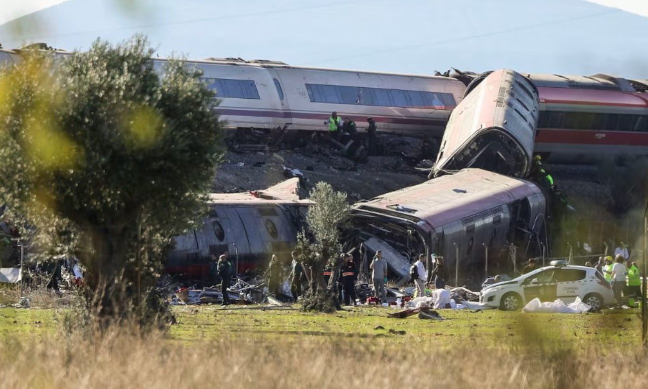 Trenes de pasajeros en España. Las autoridades investigan las causas del accidente ferroviario ocurrido en la provincia de Toledo.