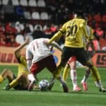 Unión cayó 2-0 ante Defensa y Justicia en el estadio 15 de Abril, por la fecha 12 del Torneo Clausura. Foto: gentileza.