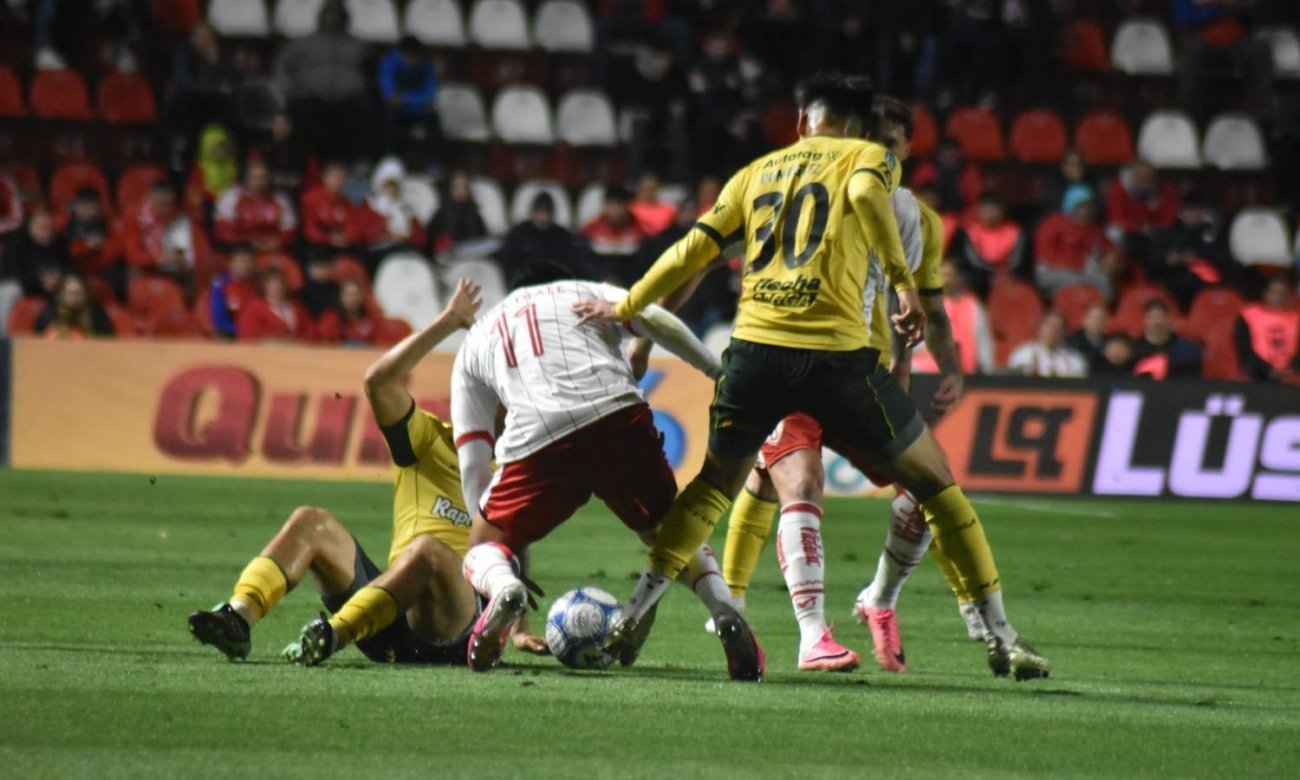 Unión cayó 2-0 ante Defensa y Justicia en el estadio 15 de Abril, por la fecha 12 del Torneo Clausura. Foto: gentileza.