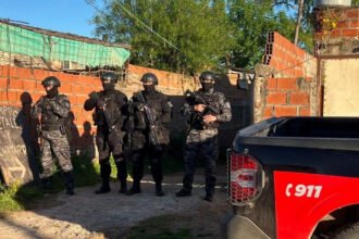 Operativos policiales en la ciudad de Santa Fe. La Policía de Investigaciones interviene en causas vinculadas a distintos hechos delictivos.